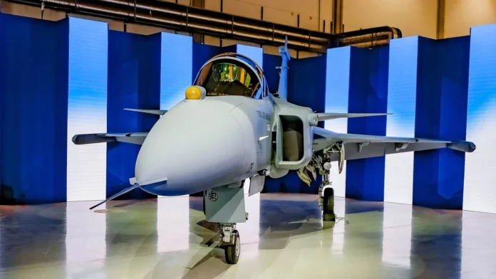 Brasil revela interesse em dobrar frota de caças Gripen com aquisição de mais 20 aeronaves