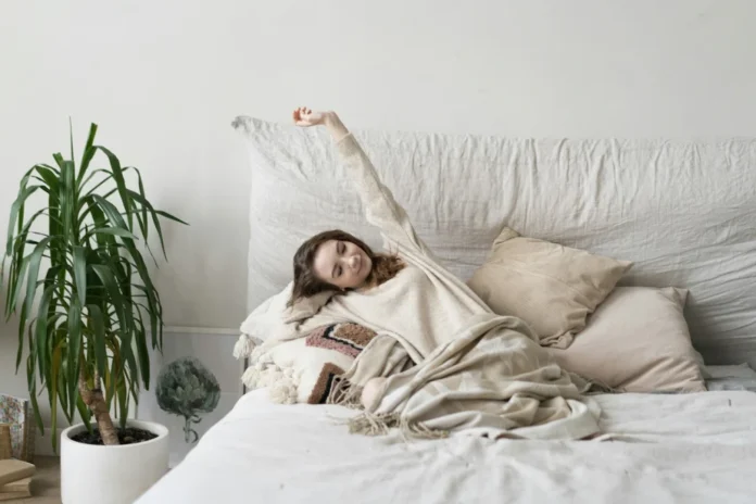 Dor e Rigidez Matinal no Frio: Como Aliviar na Própria Cama e Entender o que Acontece com seu Corpo