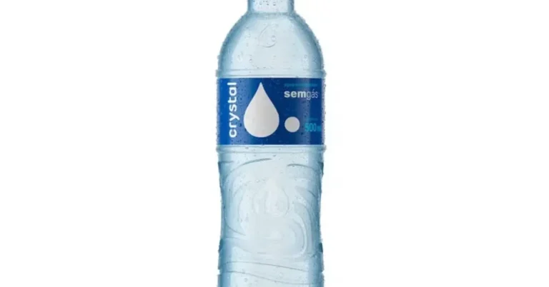 Água Mineral Crystal é recolhida após contaminação por bactéria perigosa; entenda os riscos e o que fazer