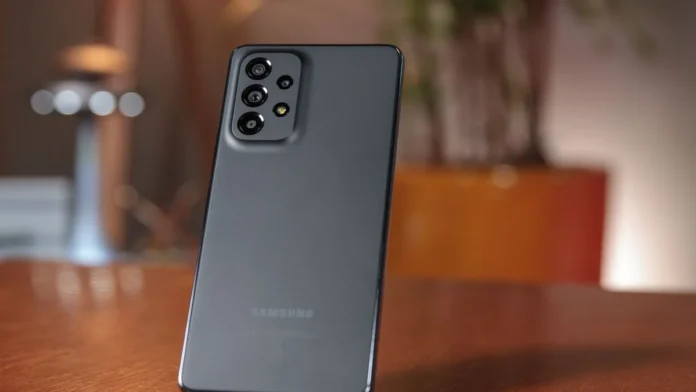 Celulares Samsung Populares de 2022, Como Galaxy S22 e A53, Podem Ficar Sem a One UI 8.5; Entenda os Motivos da Mudança