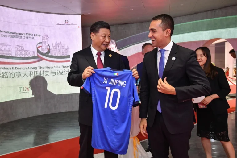 Xi Jinping e o Sonho Frustrado: Por Que a China Falhou em Se Tornar Potência no Futebol Apesar de Investimentos Bilionários?
