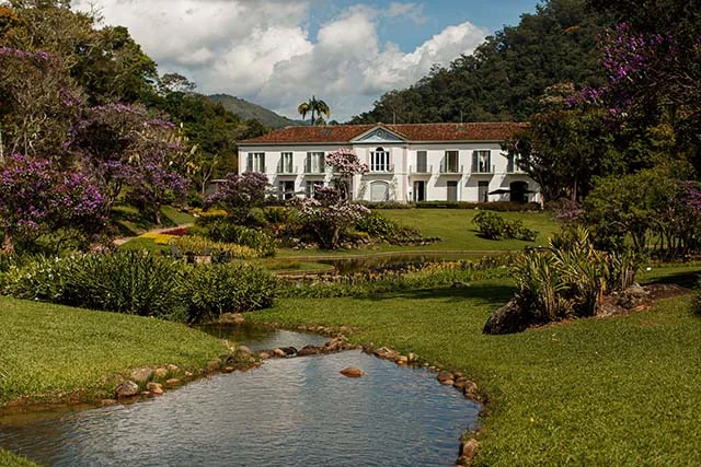 Arraiá Marambaia: Hotel Boutique em Petrópolis Celebra Festa Junina com Música, Comidas Típicas e Brincadeiras para Todas as Idades