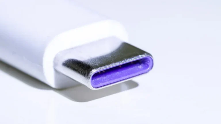 Porta USB Roxa: O Que Significa e Por Que Não é um Padrão Oficial?