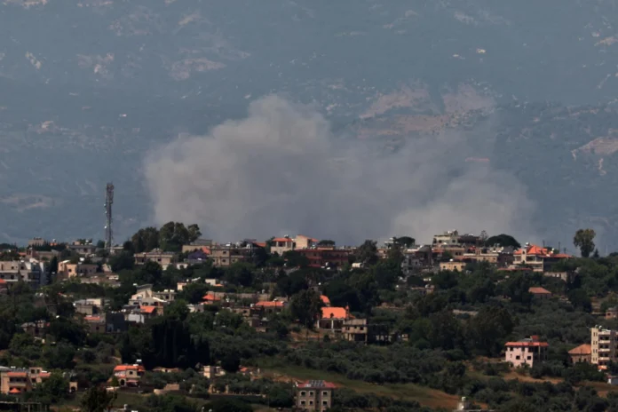 Israel mantém tropas no Líbano e desafia cessar-fogo após morte de soldados