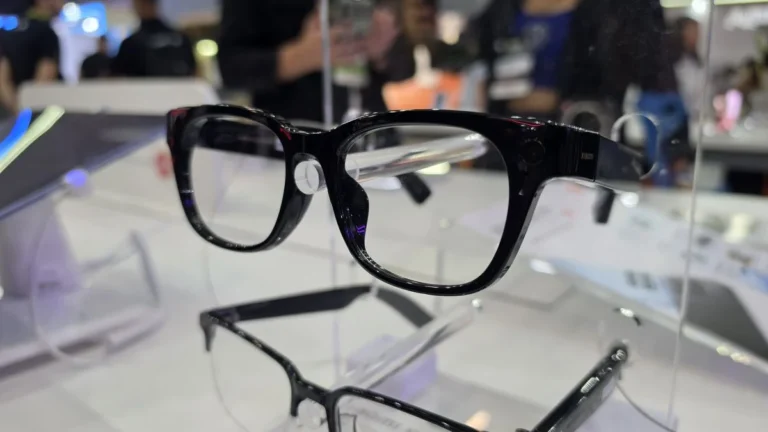 Xiaomi Exibe Óculos Inteligentes com IA na Eletrolar em SP, Ameaçando Ray-Ban Meta e Detalhando Recursos de Saúde e Produtividade