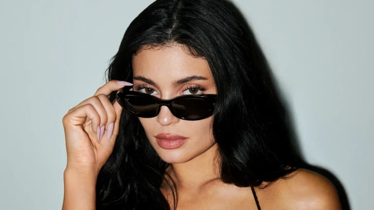 Kylie Jenner Revoluciona com Óculos Inteligentes Meta Starfire: Descubra os Recursos Inovadores de IA e o Preço