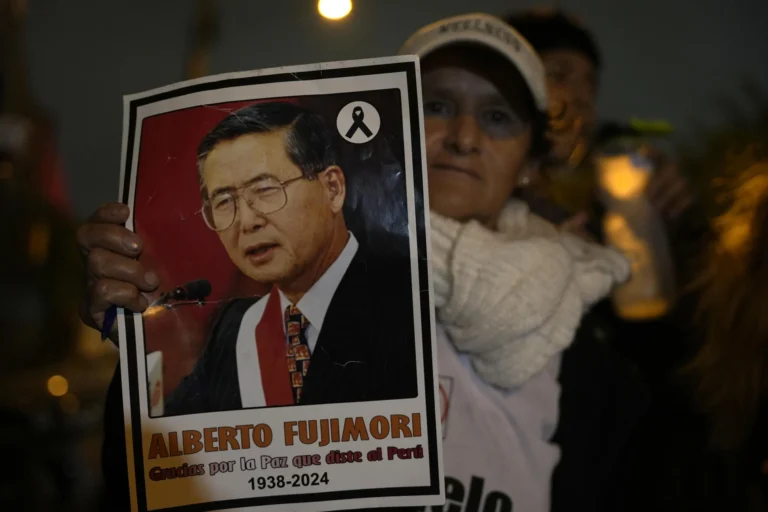 Keiko Fujimori assume presidência do Peru em eleição acirrada: fujimorismo retorna ao poder após 20 anos