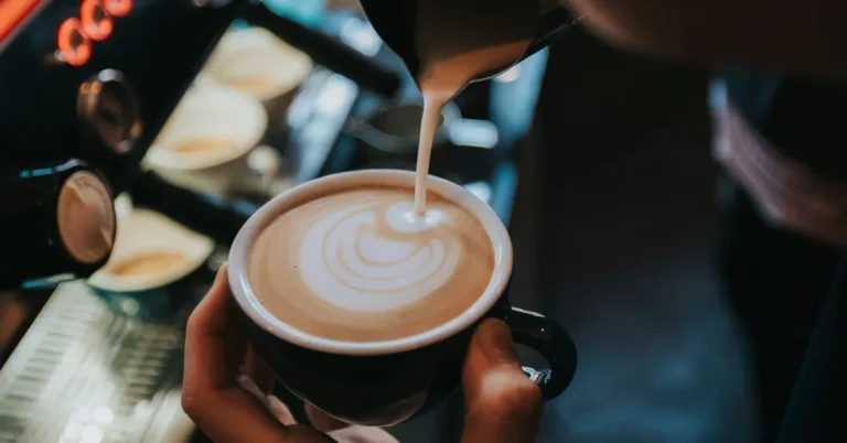 Café com Leite na Manhã: Mito ou Verdade sobre a Absorção de Ferro?