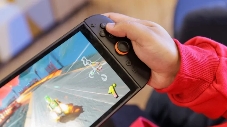 Nintendo Switch 2: Vazamento Aponta Nova Versão com Tela LCD Sharp para Eliminar Borrões e Atrasos em Jogos