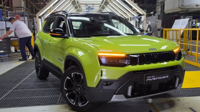 Jeep Avenger Híbrido T200 Inicia Produção Nacional em Porto Real: SUV Compacto da Stellantis Promete Revolucionar o Mercado com Tecnologia e ChatGPT