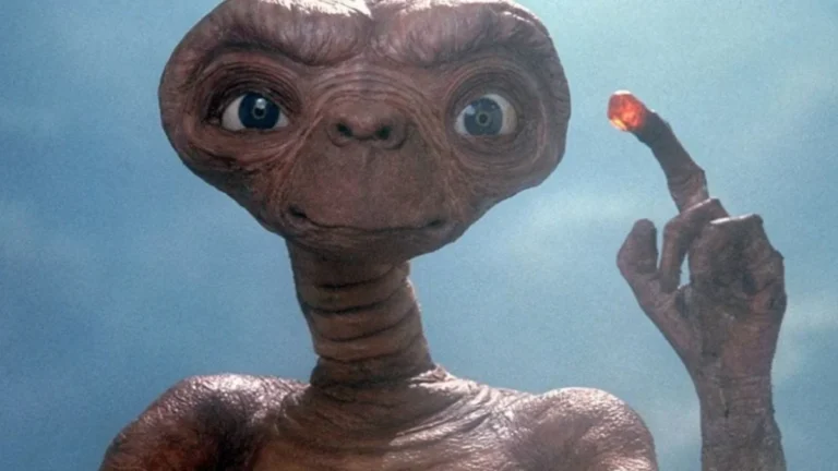 Fofura Extraterrestre: E.T. de Steven Spielberg Ganha Versão LEGO Detalhada com Dedo Iluminado e Coração Aceso