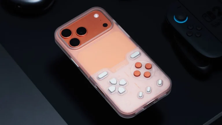 Capinha GameBaby Transforma Seu iPhone 17 Pro Max em um GameBoy Retrô com Botões Físicos