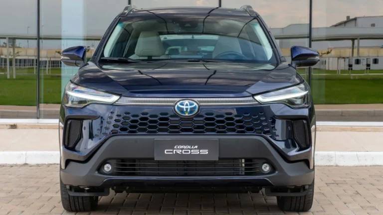 Toyota Derrete Preços do Corolla Cross 2026 com Descontos de Até R$ 17 Mil para Renovar Linha SUV 2027 com Novas Tecnologias