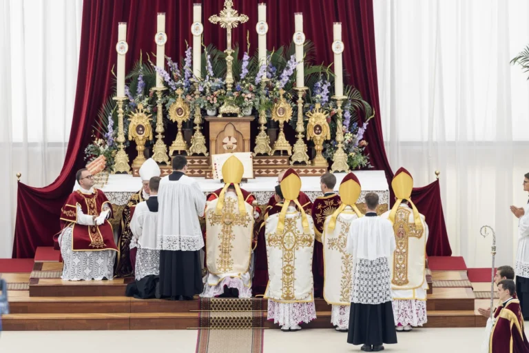 Vaticano Declara FSSPX em Cisma: Casamentos e Confissões Perdem Validade Jurídica e Espiritual