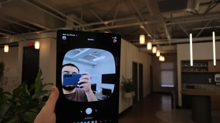 Instagram Copia o BeReal? Instants Ganha Câmeras Duplas e Vídeos para Fotos Espontâneas em Celulares Como o iPhone 17 Pro