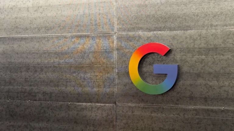 Alerta de Segurança: IA do Google Expõe Crianças a Riscos Graves em Pesquisas, Diz Relatório, e Preocupa Pais; Empresa Rebate Acusações