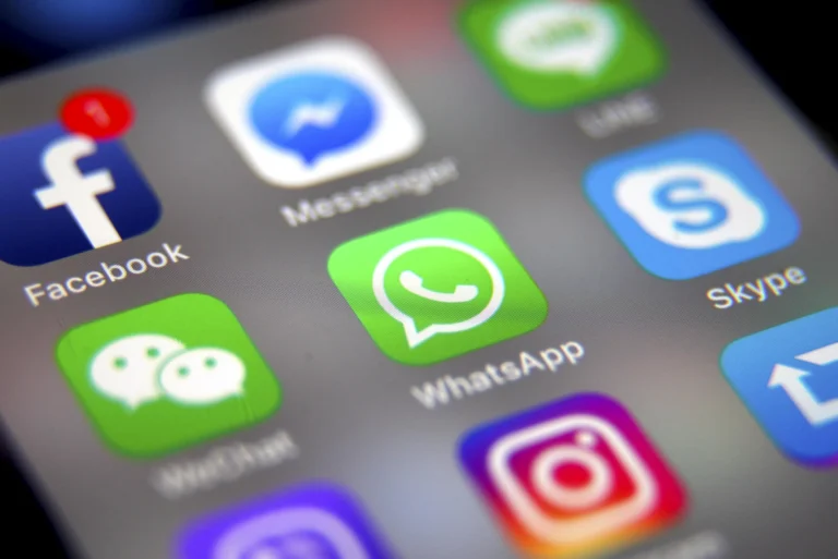 França Proíbe Redes Sociais para Menores de 15 Anos: O Que Você Precisa Saber