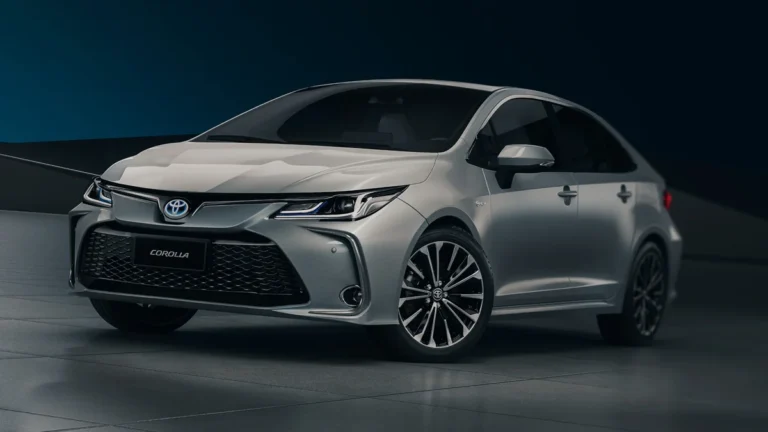 Toyota Derrete Preços do Corolla Híbrido PcD e Vende Sedan Quase Pelo Valor de um BYD Dolphin