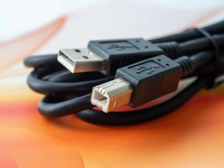 O Conector USB Que Você Provavelmente Nunca Usou: Entenda Por Que o USB-B Ainda Vive