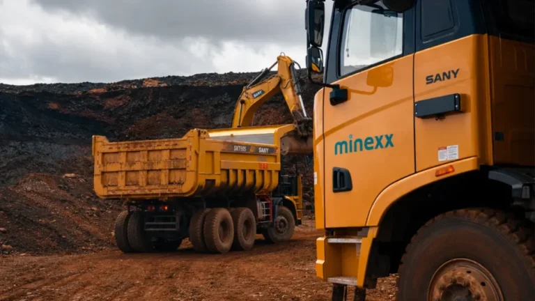Minexx Abre 129 Vagas em Sarzedo (MG): Motoristas CNH E e Operadores de Equipamentos Pesados