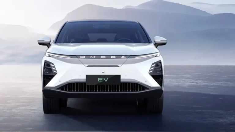 Omoda E5 terá versão mais barata para competir com BYD Dolphin e GWM Ora 03 no Brasil
