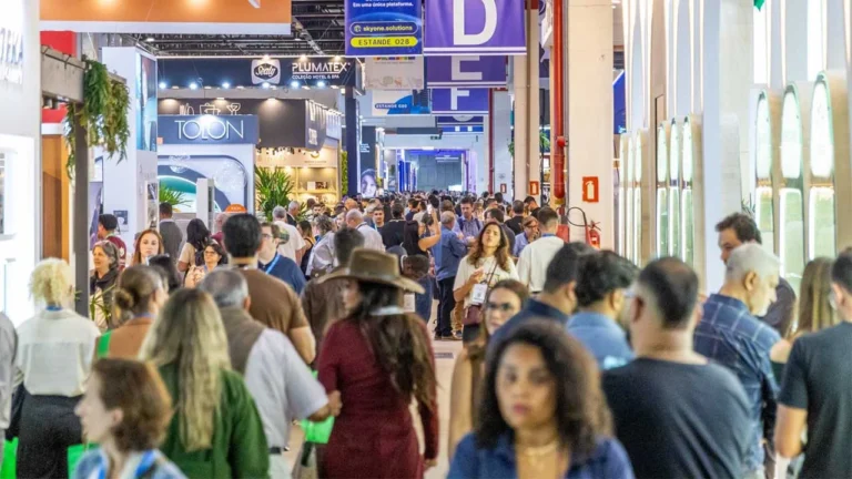 Fórum Brasileiro de Hotéis Independentes Retorna ao Presencial na Equipotel 2026 com Foco em Inovação Digital e Experiência do Hóspede