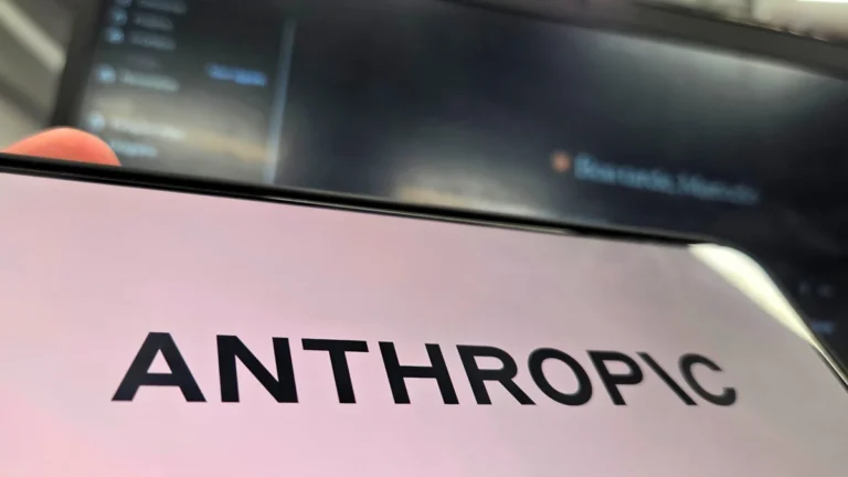 IA da Anthropic Revela Centenas de Bugs Críticos na Microsoft, Superando Capacidade de Correção
