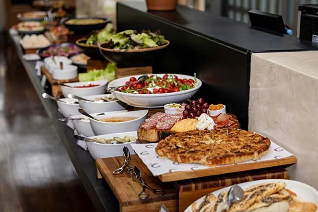 Brunch de Domingo no Grand Hyatt São Paulo: Uma Experiência Gastronômica Completa com Frutos do Mar e Coquetéis Clássicos