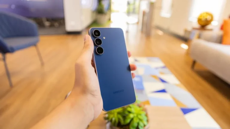 Galaxy S26 FE: Vazamento de Capinhas Revela Design, Cores e Carregamento Magnético Antes do Lançamento