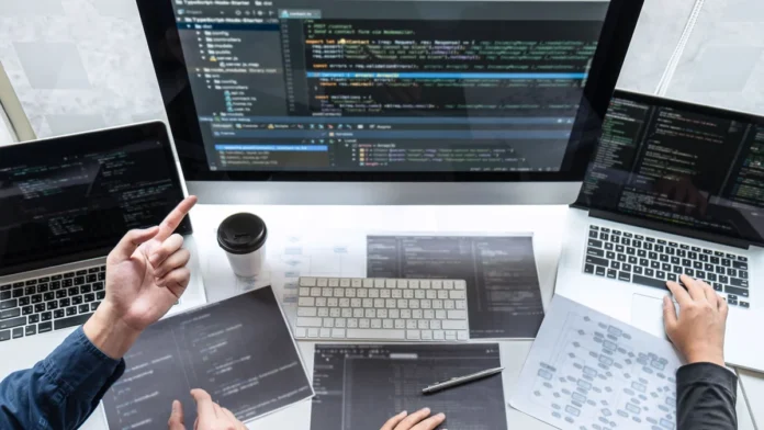 Qualidade de Software em Mercados Regulados: Como a Confiança Digital Impulsiona a Vantagem Competitiva e Protege a Receita