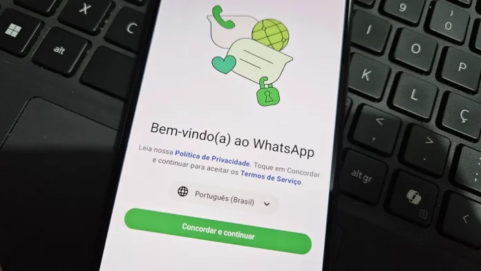 WhatsApp revoluciona grupos com enquetes anônimas, menção @all e criação de chats semelhantes: aprenda a usar as novas ferramentas para organizar suas conversas
