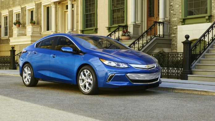 Chevrolet Volt: Por que o pioneiro dos carros elétricos da GM, com tecnologia EREV, não vingou no Brasil e saiu de linha?