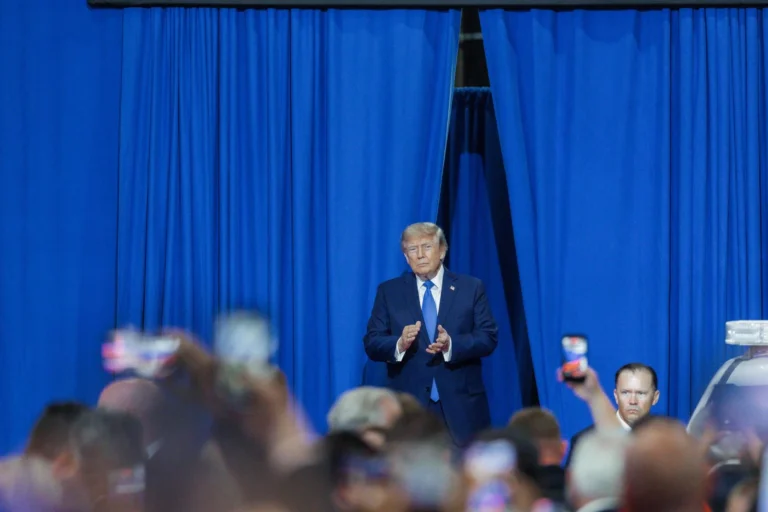 Trump Anuncia Plano de Declarar Estreito de Ormuz Território dos EUA Após Derrota do Irã