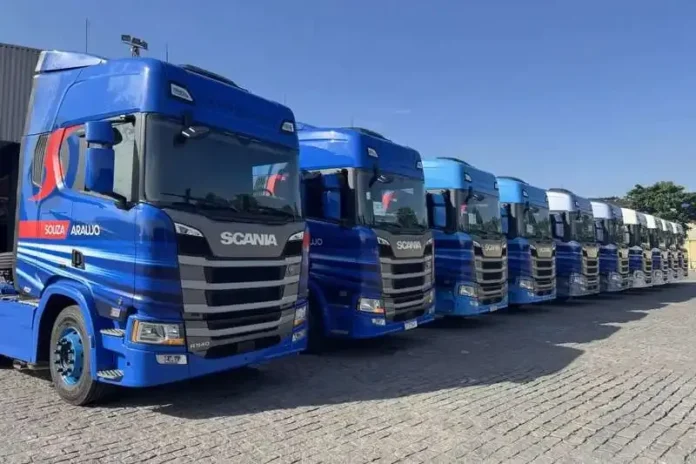 Oportunidade de Emprego: Souza Araujo Logística Abre 13 Vagas para Motorista de Bitrem com CNH E no Rio de Janeiro