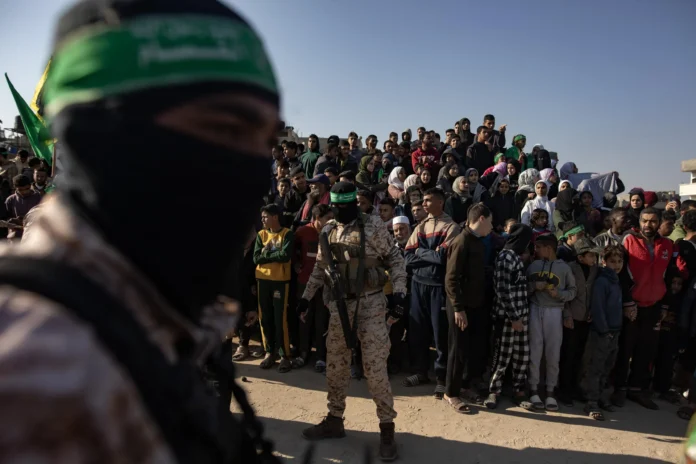 EUA Definem Prazo de 30 Dias para Início do Desarmamento do Hamas em Gaza e Condicionam Reconstrução