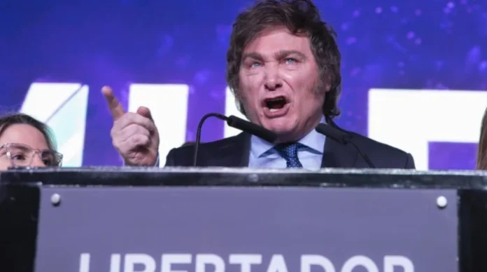 Milei culpa feminismo e aborto por crise populacional e econômica na Argentina