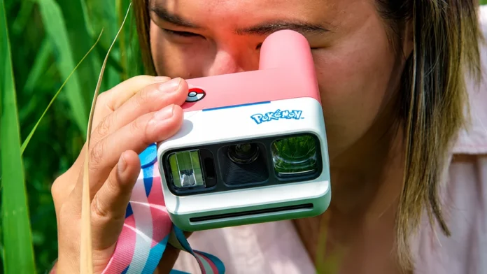 Polaroid celebra 30 anos de Pokémon com câmeras instantâneas do Pikachu, Sylveon e edição Poké Bola