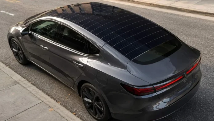 Revolução Solar em EVs: Fornecedora da Tesla, Fuyao, Lança Teto Fotovoltaico que Promete Mais Autonomia para Carros Elétricos
