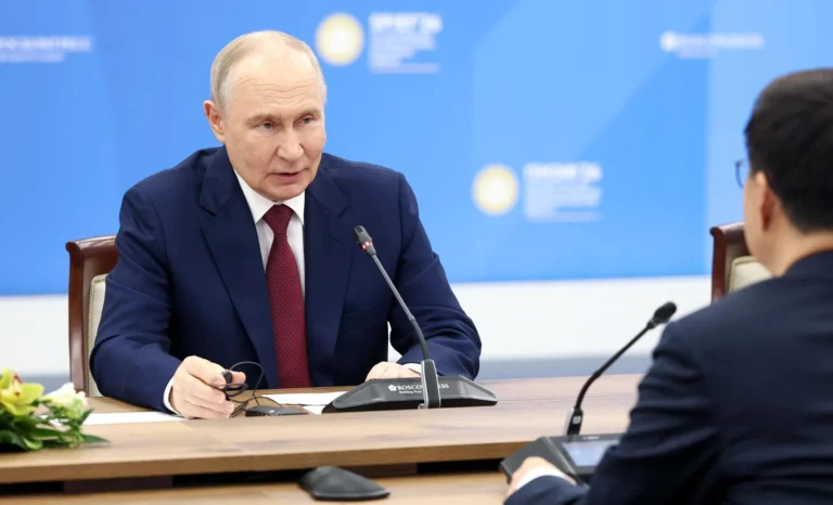 Rússia testa míssil intercontinental em meio a crescente tensão com o Ocidente