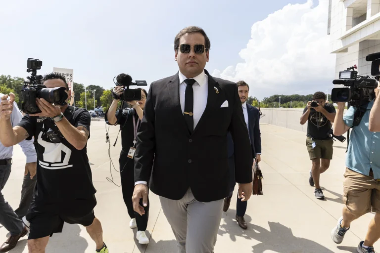 George Santos é banido permanentemente de plataforma de apostas após polêmica de ‘insider trading’