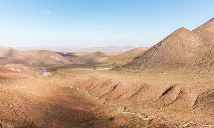 Neve Rara Cobre o Deserto do Atacama: Entenda o Fenômeno Climático Incomum no Chile