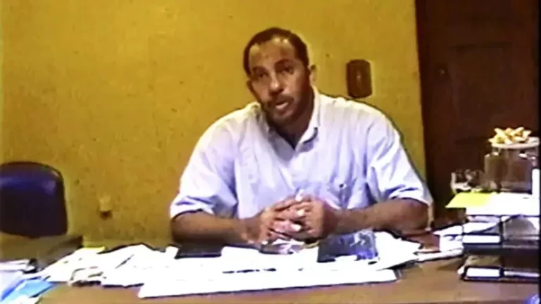 Vídeos inéditos levantam suspeitas sobre papel de agente saudita no 11 de Setembro após 25 anos de negativas