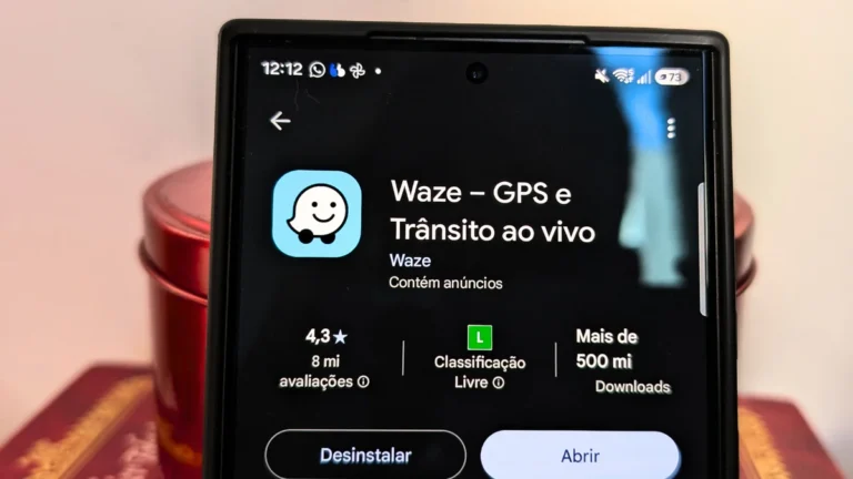 Apagão Crítico no Waze: Bug no Android Auto Faz Informações Essenciais de Navegação Desaparecerem e Deixa Motoristas Perdidos